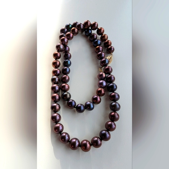 Cultered Pearl Necklace 14k Yellow Gold Clasp